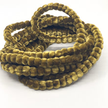 Load image into Gallery viewer, Velvet Popcorn Necklace