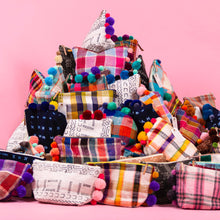 Load image into Gallery viewer, Clutch