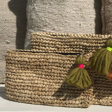 Load image into Gallery viewer, Raffia Clutch with zipper Small
