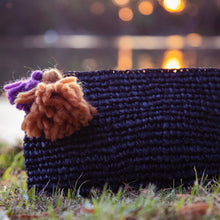 Load image into Gallery viewer, Raffia Clutch with zipper Medium
