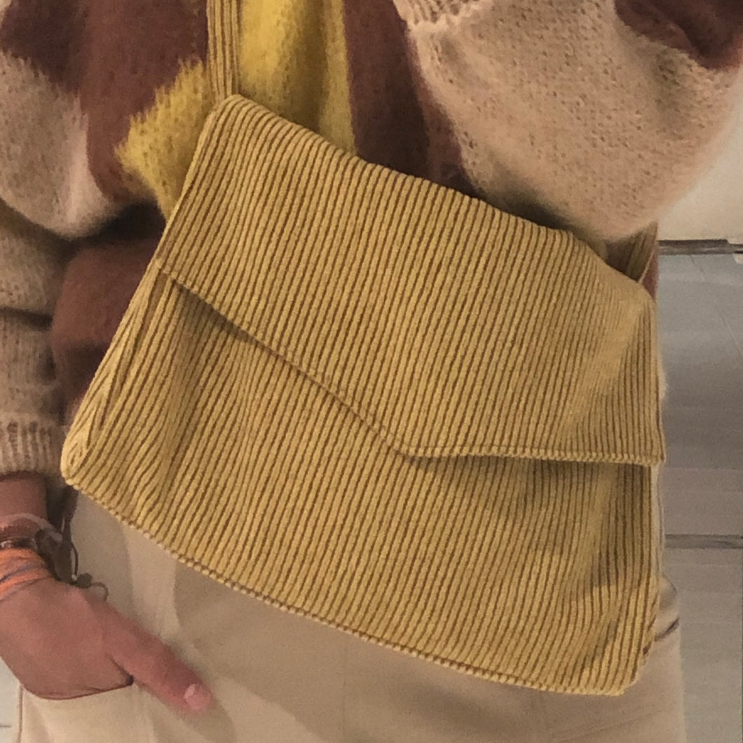 XL Clutch Corduroy Yellow